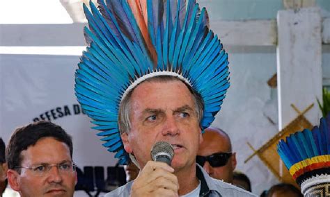 Bolsonaro Recebe A Medalha Do M Rito Indigenista Do Ministro Da Justi A