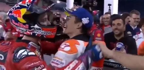 Motogp Ancora Una Prova Di Rispetto Abbracci E Congratulazioni