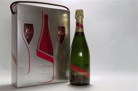 G H Mumm Champagne Brut Cordon Rouge Gift Box Glass Les