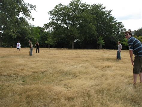 Img 4542 Impromptu Cricket Match The Bowlie Picnic G Flickr