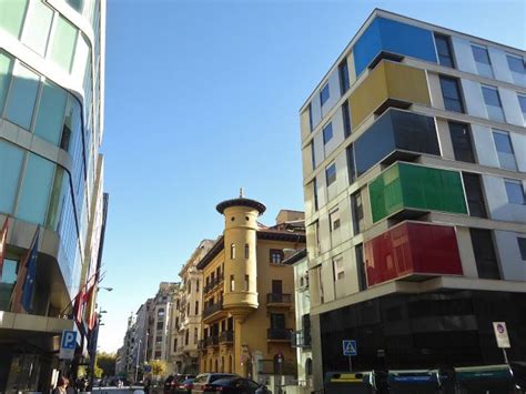 Adoquines Y Losetas Calle Arrieta Adoquines Edificios Loseta