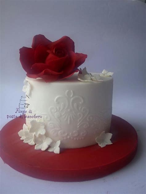 Rose Cake Decorated Cake By Mariana Frascella Cakesdecor