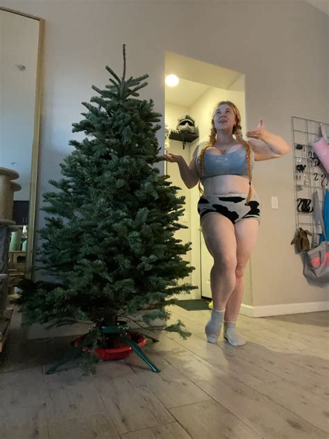 Penny On Twitter Shes Naked Right Now But Once Shes Decorated Ill Share Her Again