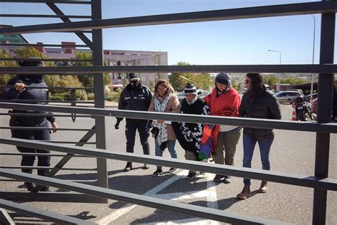 San Luis Control Político Del Municipio Ranquel Y Dos Mujeres