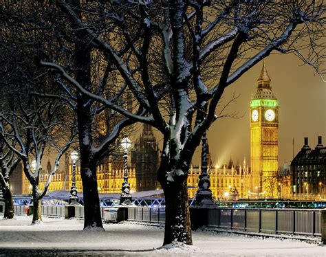 Big Ben And Houses Of Parliament In Snow By Shomos Uddin