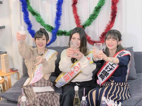 人気声優・小原莉子・紡木吏佐・raychellの大忘年会！爆笑トークにカラオケ大会、お絵かきコーナーでは驚愕の“画伯”が！？ エンタメラッシュ