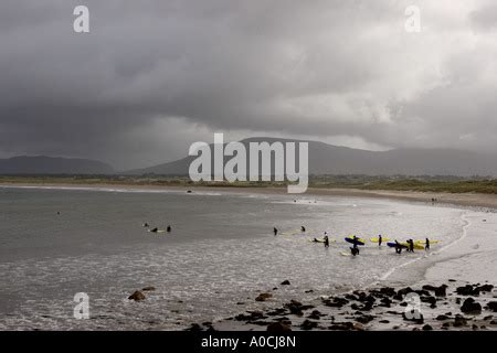 Ireland, Co Sligo, Mullaghmore, Beach from the Harbour Stock Photo - Alamy