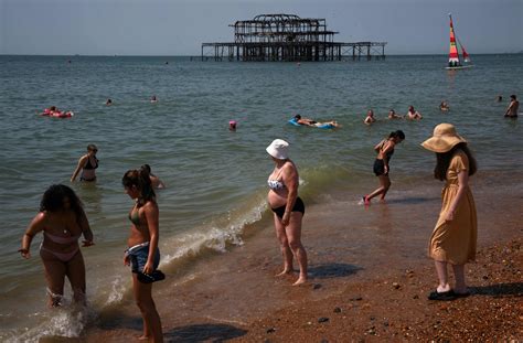 Em Meio à Onda De Calor Extremo Temperatura No Reino Unido Passa De