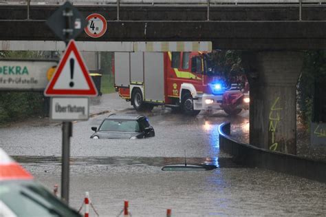 Unwetter In OWL Feuerwehren Im Einsatz A2 In Richtung Hannover