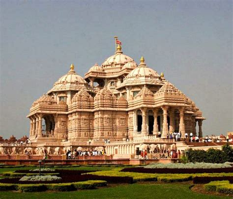 Akshardham Metro Station On Delhi Metro Blue Line