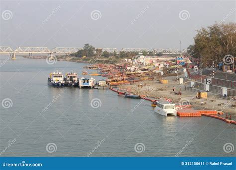 Saryu River Ghats in Ayodhya Dhaam at Ayodhya, Uttar Pradesh, India Editorial Photo - Image of ...