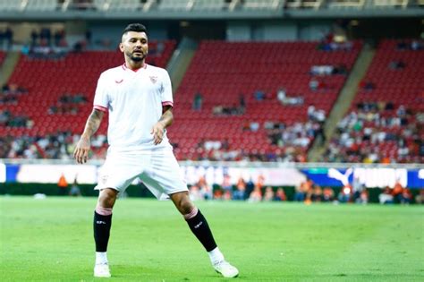 Tecatito Corona Cambiar A Al Sevilla Por Un Grande De La Liga Mx