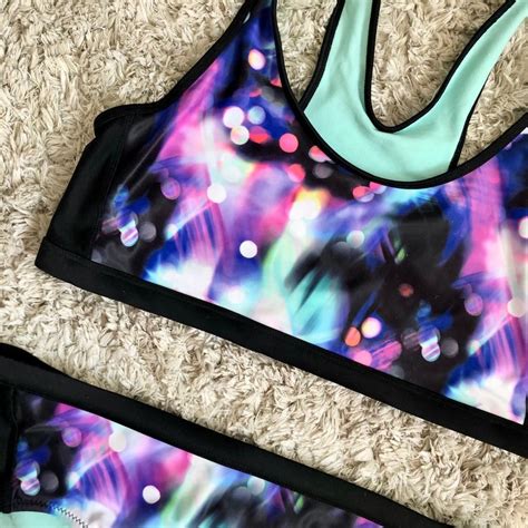 Se produkter som liknar Snygg skön bikini HM 170 på Tradera 683430437