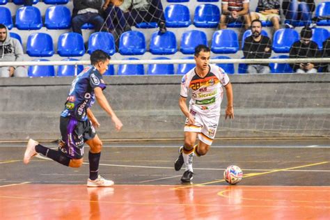 Blumenau Futsal vence São Lourenço e sobe para quinta posição no Estadual