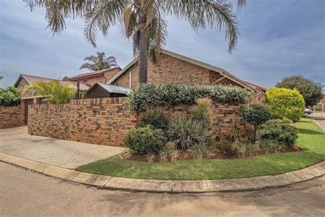 Properties in Little Falls, Roodepoort | eProperty