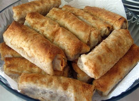 Haşhaşlı Peynirli Börek Tarifi YemekEv