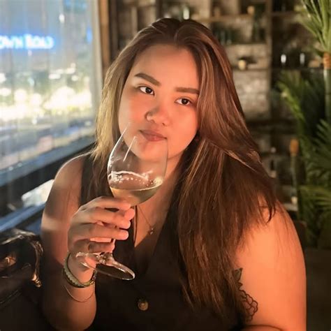 Julie Del Rosario (@juliedelrosario) • Threads, Say more