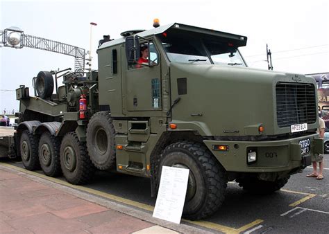 Oshkosh M1070 Het Tractor A Photo On Flickriver