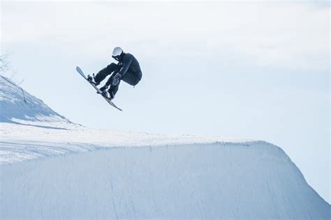 How Do Halfpipe Snowboarders Train?