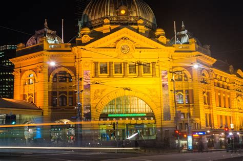 Melbourne city photography at night time | Macrodyl