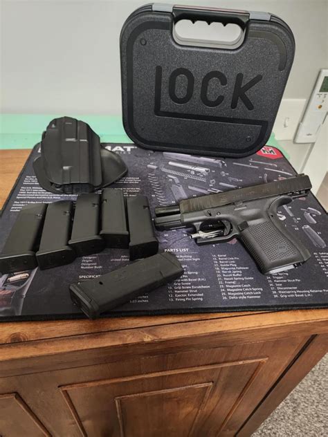 BNIB Glock 19 Gen 5, 6 mags & Holster - Firearms Classifieds ...