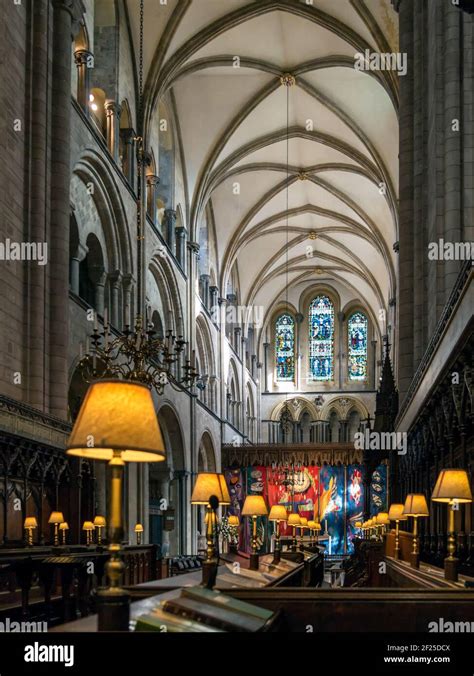 Chichester cathedral stained glass hi-res stock photography and images - Alamy