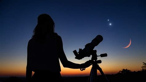 The Kiss Of Venus And Jupiter Here S How To See The Astral Conjunction