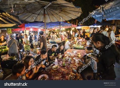 4,592 Street food walking tour Images, Stock Photos & Vectors