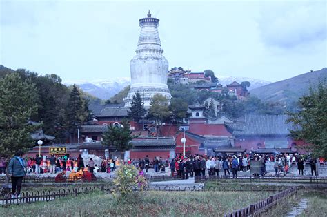 十八万游客五台山欢度国庆中秋假日