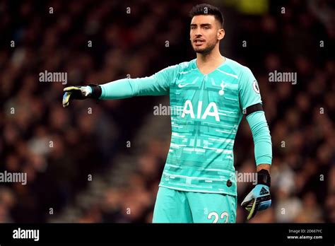 Tottenham Hotspur Portero Paulo Gazzaniga Fotografías E Imágenes De