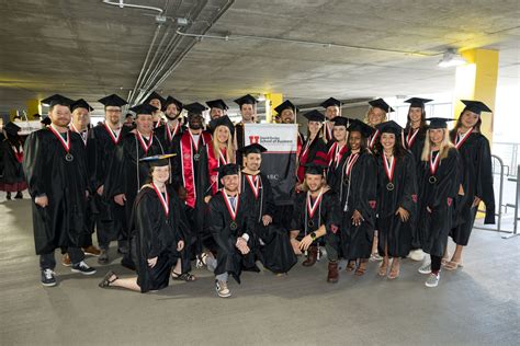 Photo Gallery Entrepreneurship Graduation 2023 Lassonde Entrepreneur