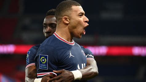 PSG 2 0 Monaco Kylian Mbappe Scores Twice Against His Former Club To