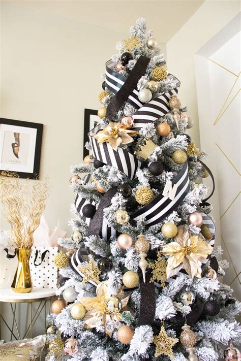 30 Ideas para decorar un árbol de navidad en negro