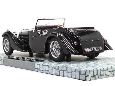 1938 Bugatti Type 57C Corsica Roadster 1:18 Minichamps scale model car ...