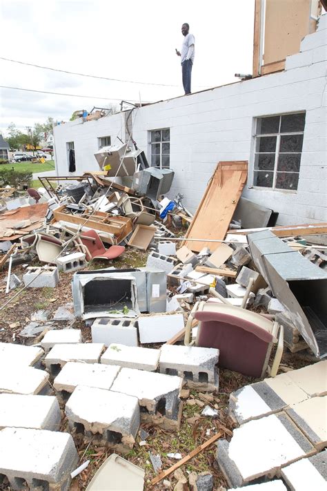 Las Dramáticas Imágenes De La Devastación Que Dejó Un Tornado En Estados Unidos Infobae