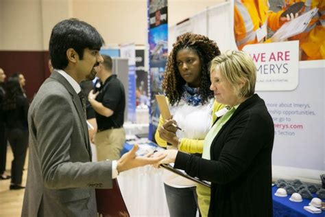 How To Prepare For Career Fairs Both In Person And Virtual Career