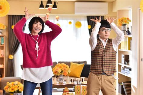 Tbs「逃げるは恥だが役に立つ」のエンディングで恋ダンスを披露する新垣結衣（左）と星野源 ― スポニチ Sponichi Annex 芸能