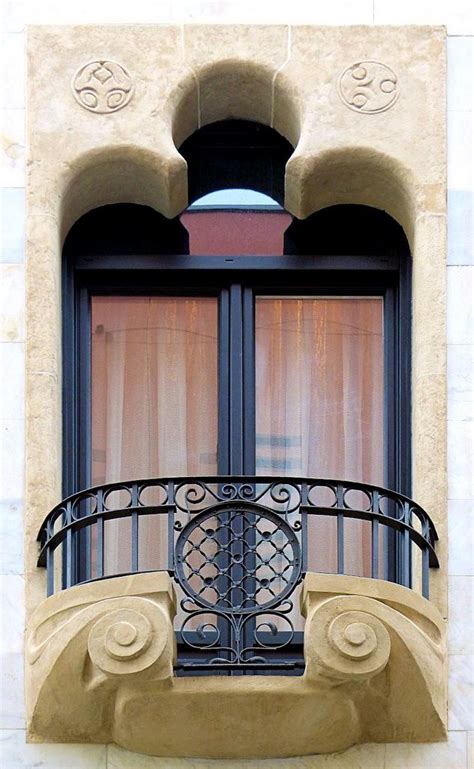 Barcelona Gran De Gr Cia O Beautiful Doors Old Windows