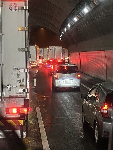 【事故渋滞】東名高速 鮎沢pa付近で事故 「逆走しやがった」 まとめまとめ最新ニュース