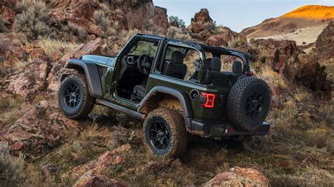 Nouveau Jeep Wrangler restylé 2023 la calandre rétrécit