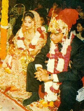 Bollywood Celebrity Weddings: Shahrukh Khan & Gauri Khan wedding