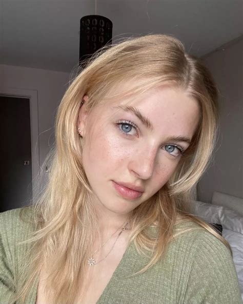 Beautiful Blonde Nudes PrettyGirls NUDE PICS ORG