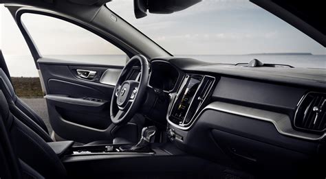 2018 Volvo V60 unveiled – new T6 Twin Engine PHEV New Volvo V60 ...