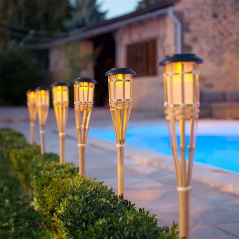 Mod Les De Torches Pour Une Ambiance Tamis E Dans Le Jardin