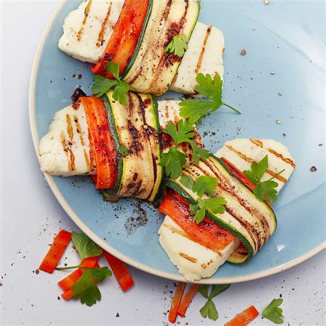 Halloumi vom Grill mit Möhren und Zucchinistreifen Rezept Kaufland