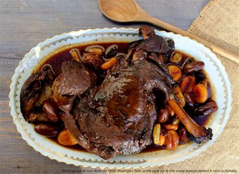 Epaule de chevreuil mijotée dans son jus cuisson douce en cocotte