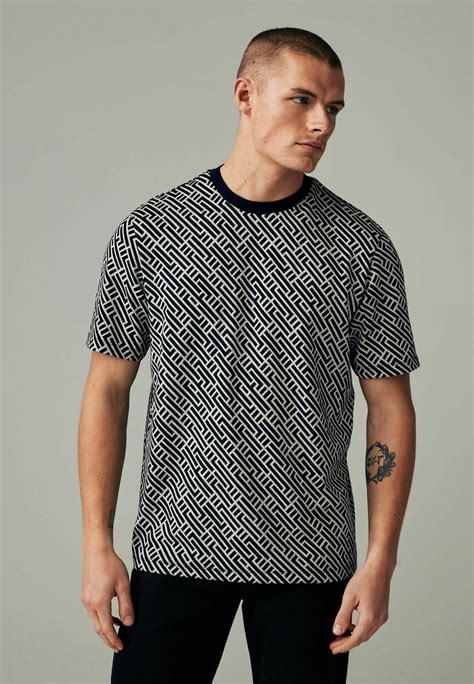 Next Geo Pattern Regular Fit Printtipaita Black White Musta Zalando Fi