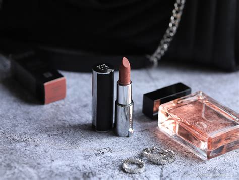 Еще одна комфортная нюдовая помада: Givenchy Le Rouge № 110 Rose ...