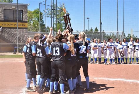 Hms Softball Caps Off Record Breaking 34 1 Season With Championship