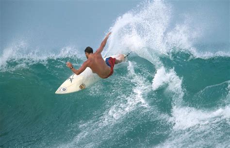 We Pick The Best Surfing Beaches In Sri Lanka